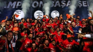 Kayserispor'u sahasında 1-0 mağlup eden Başakşehir, şampiyon oldu