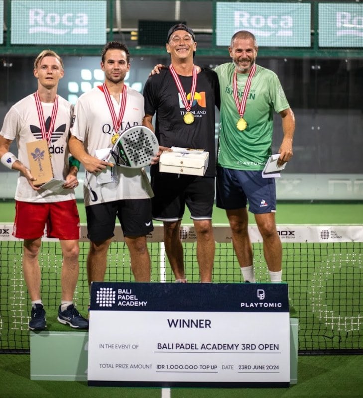 Atakan Özuysal ile Güney Afrikalı partneri Daniel Coetsee, Bali Padel Open’de “Gold Erkekler” kategorisinde finale yükselerek turnuvayı ikinci sırada tamamladılar. Grubun birincileri ise Aleix Puchol ve Ayo Main.