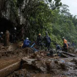 Laos’ta 5 kişi sağ bulundu konulu temsili editoryal görsel