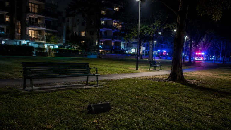 Sydney’de parkta saldırıya uğradı konulu temsili editoryal görsel