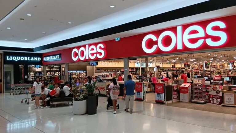 Coles indirimlerinde yanıltma kararı haberini anlatan editoryal haber görseli