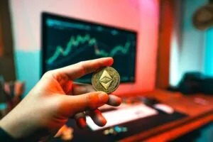 Sahte kripto platformları gençleri hedef alıyor konulu editoryal haber görseli