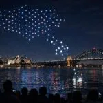 Vivid Sydney’de drone gösterilerine ara konulu temsili editoryal görsel