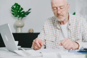 250 bin dolar altı emeklilik birikimi için risk uyarısı konulu editoryal haber görseli