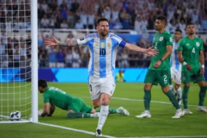 Messi rekoru yakaladı, Arjantin kazandı konulu temsili editoryal görsel