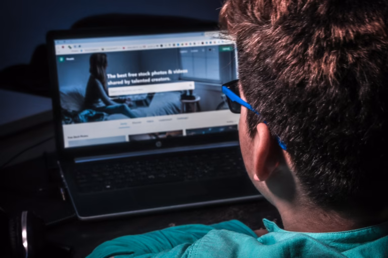 Deepfake sitelerine erişim kapandı konulu editoryal haber görseli