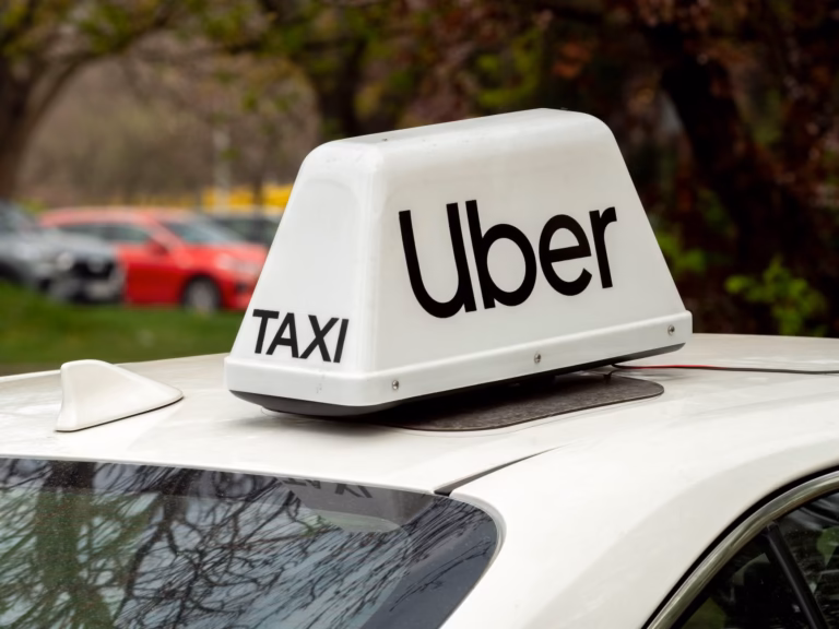Melbourne’da Uber sürücüsü tecavüz suçundan mahkûm oldu konulu editoryal haber görseli