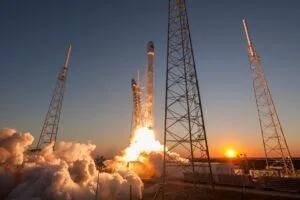 SpaceX halka arza hazırlanıyor konulu editoryal haber görseli