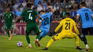 Uruguay puanı geç kurtardı konulu temsili editoryal görsel