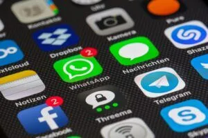 WhatsApp, iOS’ta çoklu hesap özelliğini yaygınlaştırdı konulu editoryal haber görseli