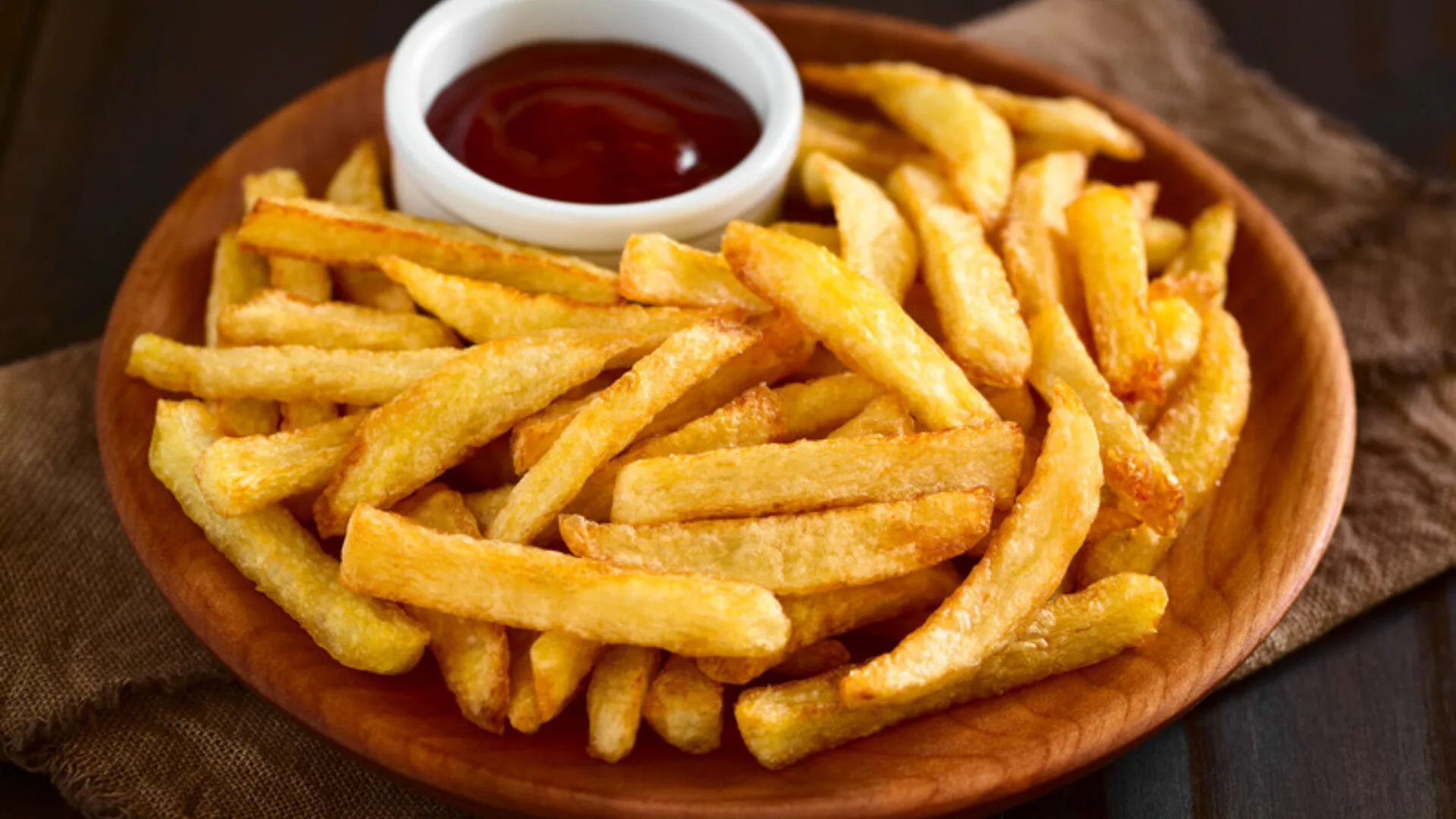 Patates kızartmasında çıtırlık için nişasta önerisi konulu temsili editoryal görsel