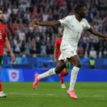 Mbappé ve Dembélé Fransa’yı yarı finale taşıdı konulu temsili editoryal görsel