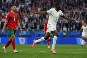 Mbappé ve Dembélé Fransa’yı yarı finale taşıdı konulu temsili editoryal görsel