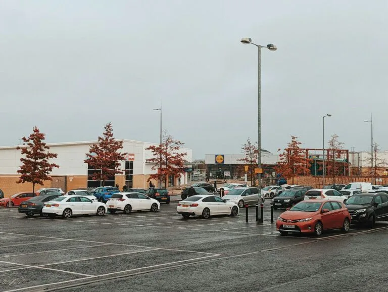 McDonald’s otoparklarında ücret dönemi konulu editoryal haber görseli