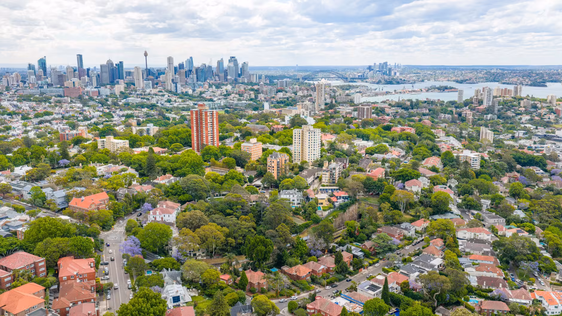Sydney’nin doğusuna konut, batısına iş ağırlığı.