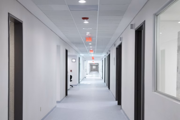 Austin Hospital’da polis gözetiminden kaçış girişimi.