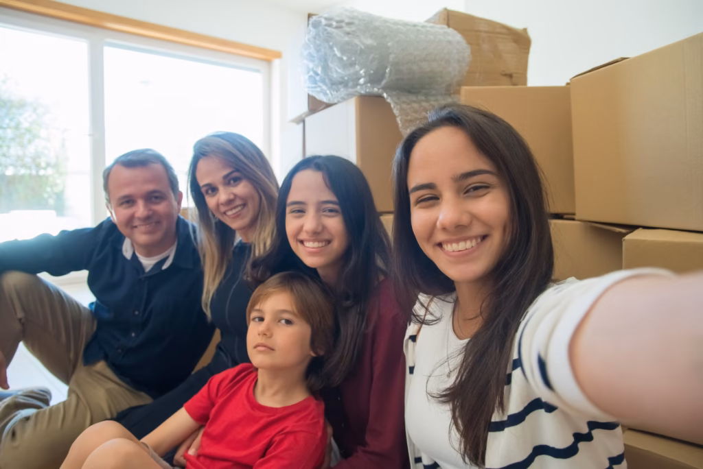 Genç Avustralyalıların yarısı hâlâ ailesiyle yaşıyor.