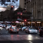 Sydney'de gasp edildiği öne sürülen otomobil kazaya karıştı.